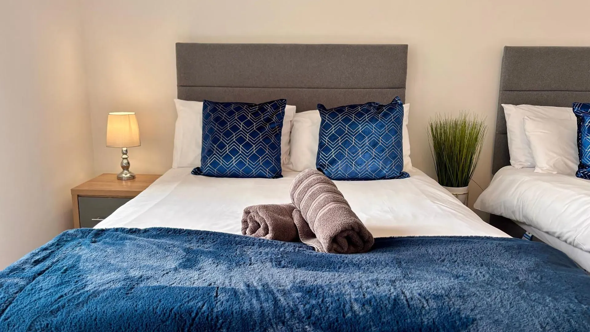Apartment Franks Apt 4 - Roof Terrace - Sleeps 6 Blackpool