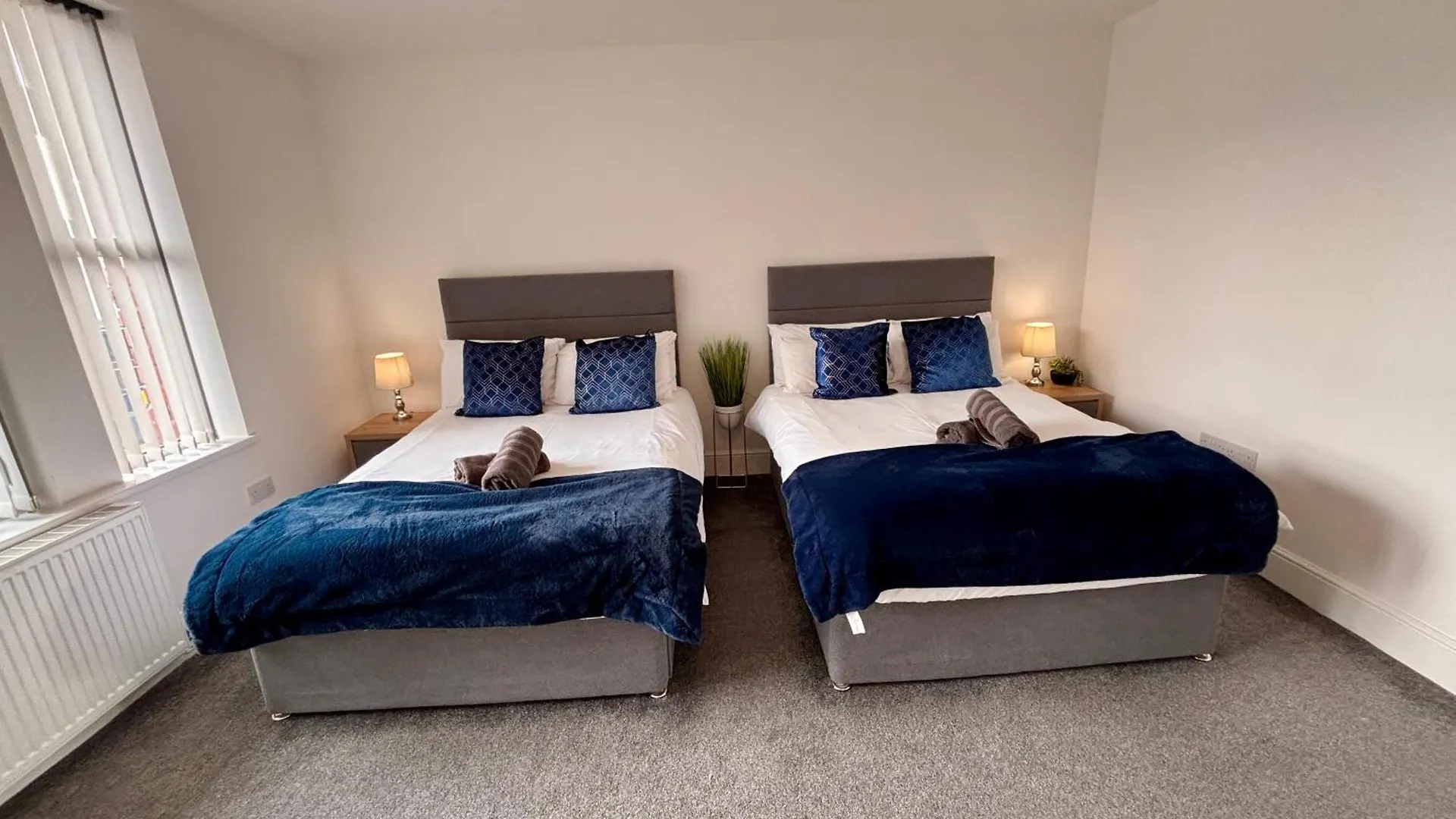 Apartment Franks Apt 4 - Roof Terrace - Sleeps 6 Blackpool