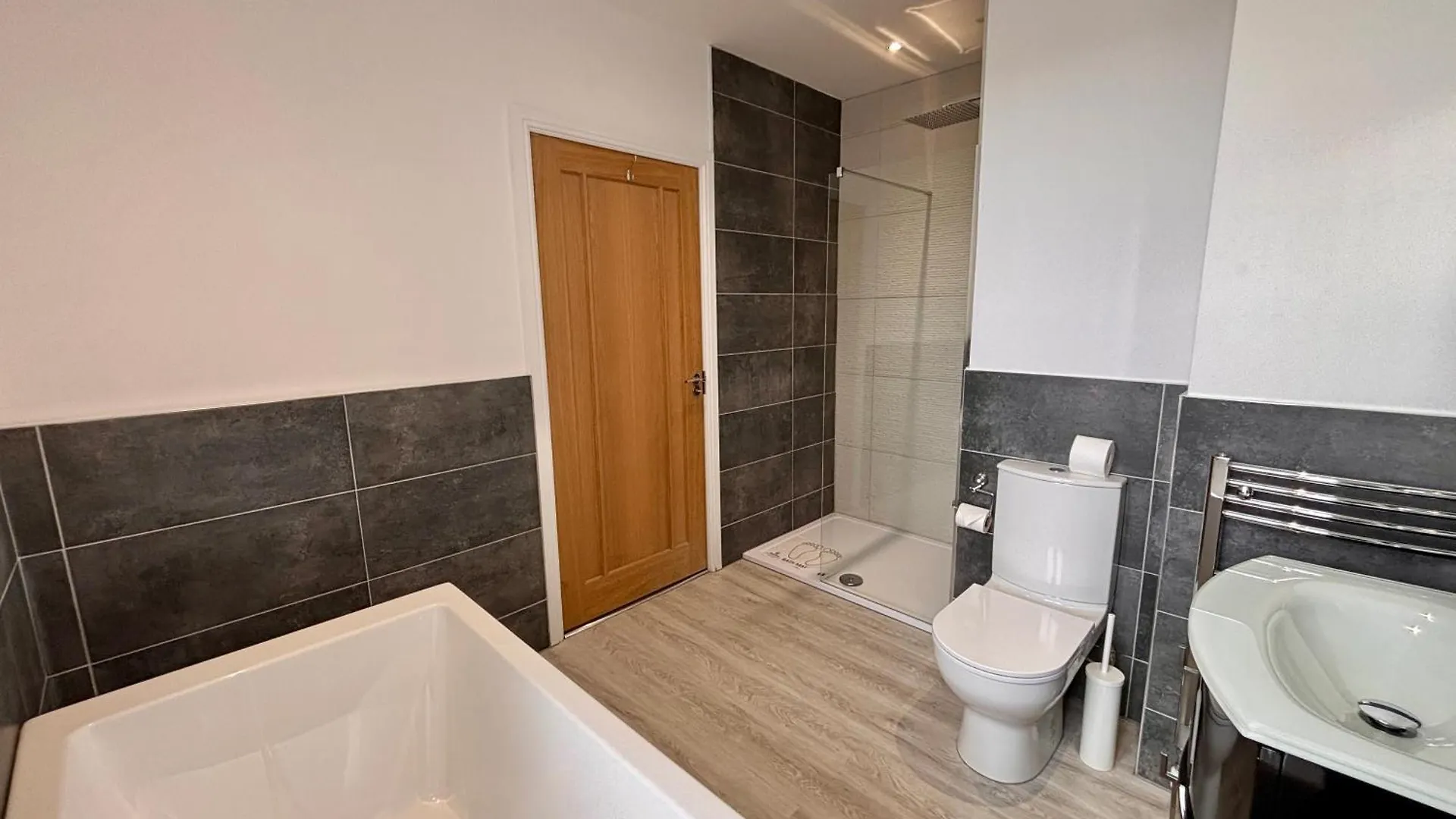 Franks Apt 4 - Roof Terrace - Sleeps 6 Blackpool Apartment