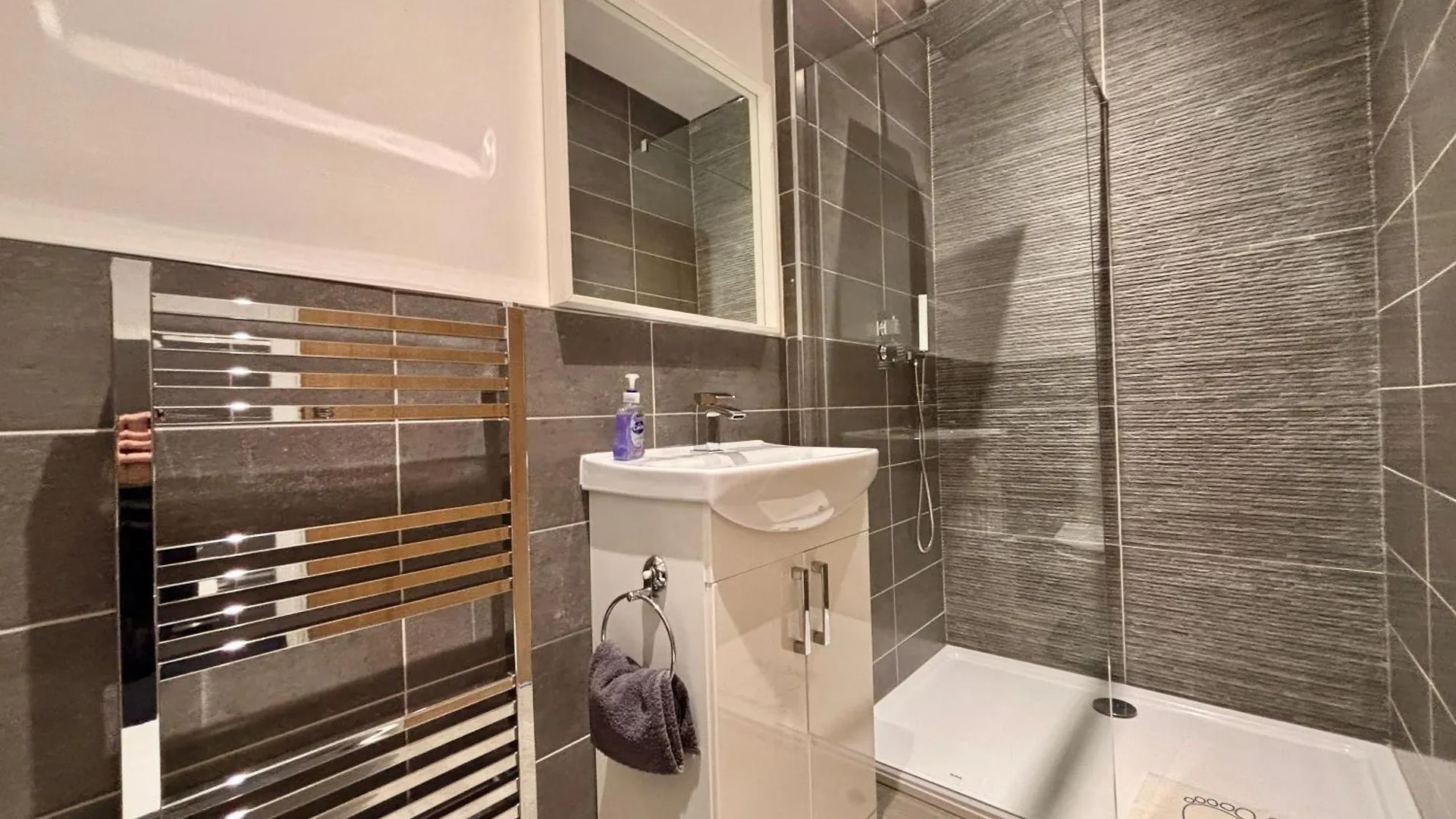 Franks Apt 4 - Roof Terrace - Sleeps 6 Blackpool