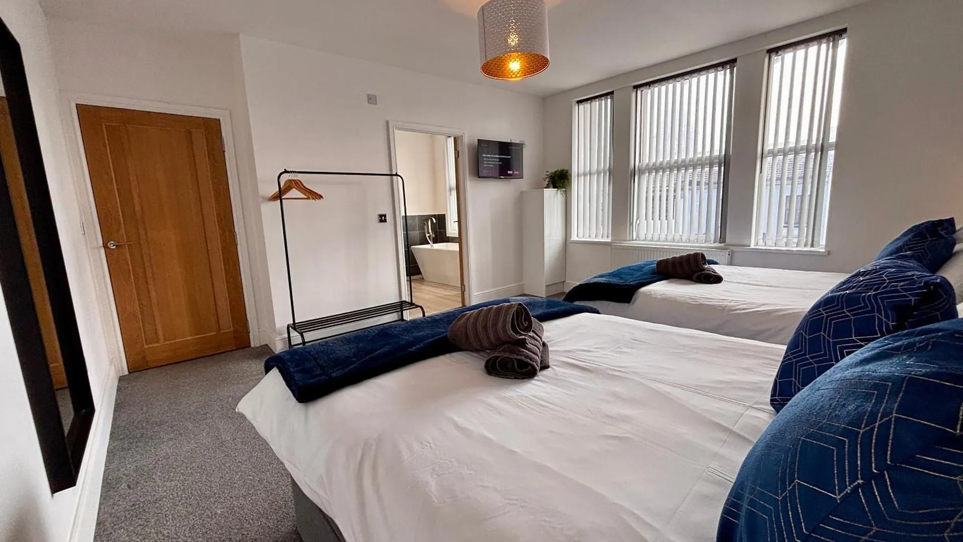 Franks Apt 4 - Roof Terrace - Sleeps 6 Blackpool